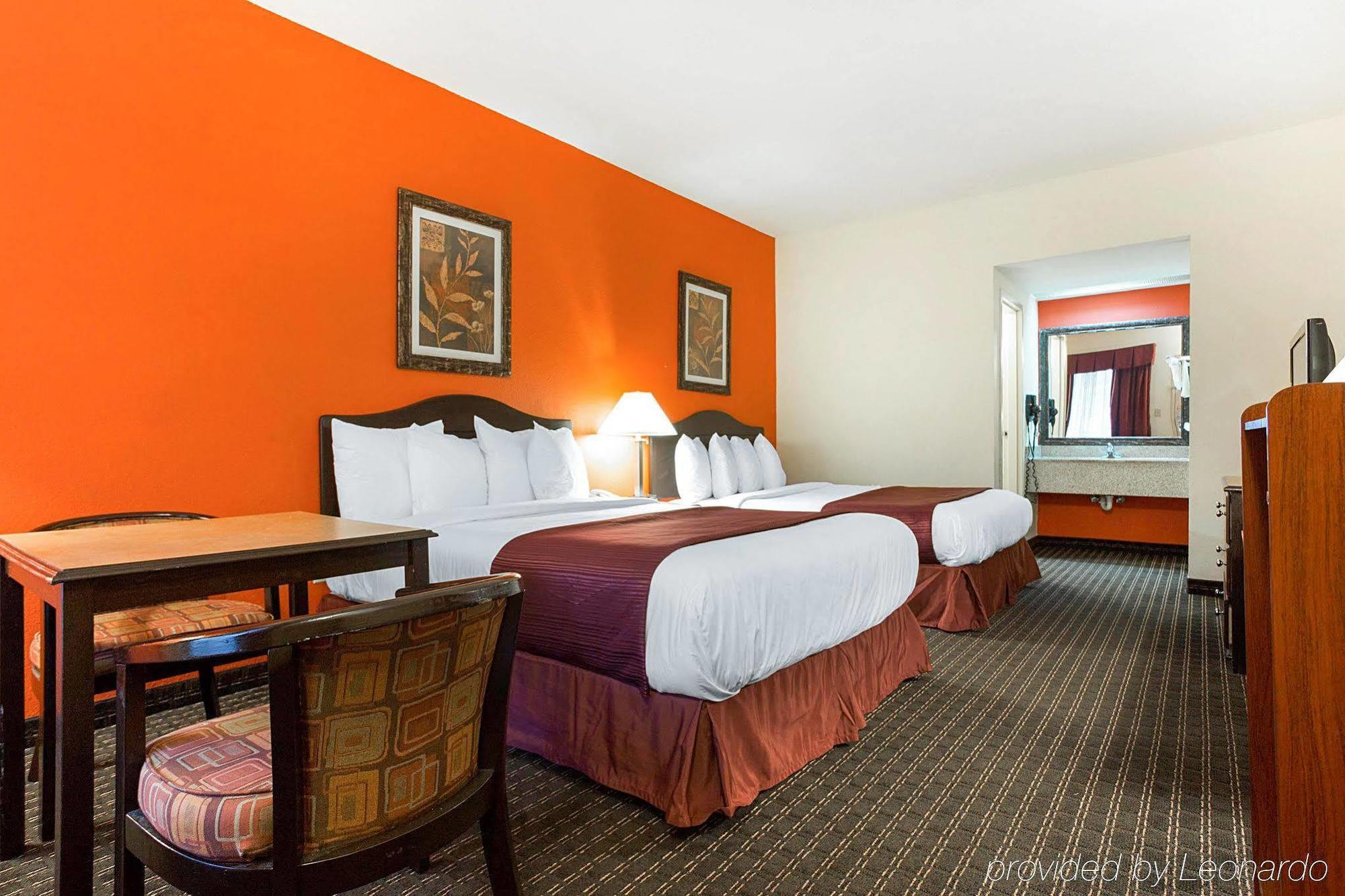 Quality Inn & Suites Near Six Flags - Austell Exterior foto